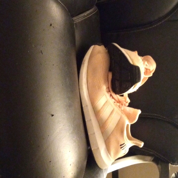 Women's Adidas running shoes - Picture 1 of 4